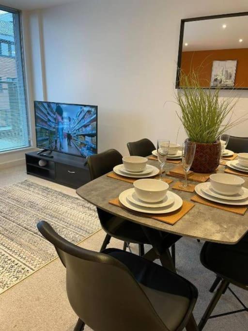 Paramount City Living 105 Swindon Dış mekan fotoğraf